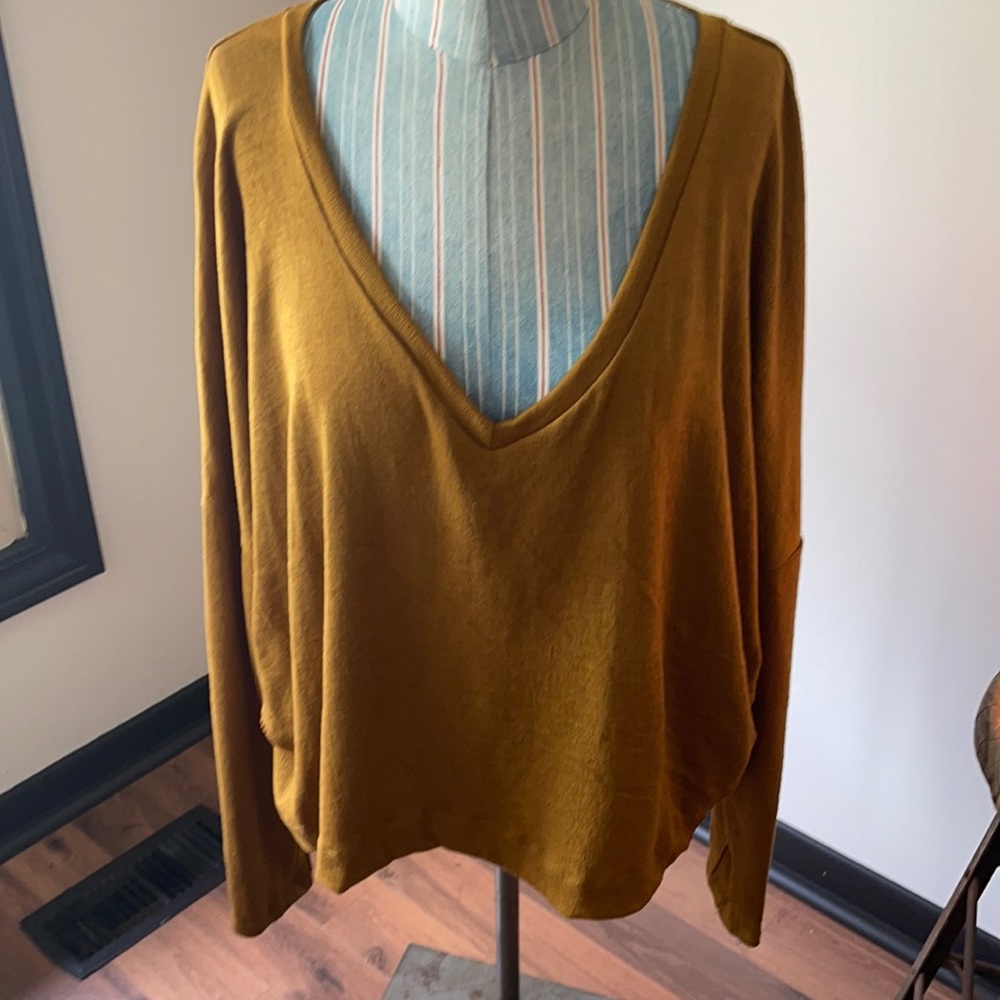 🆕 Anthro Dina V-Neck Top - Picture 4 of 10